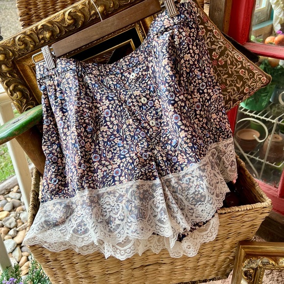 Anthropologie Victorian Lace Trim Shorts - Picture 2 of 10